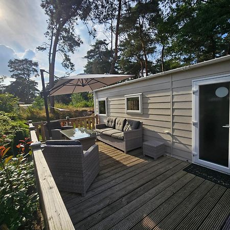 Luxe 4 Persoons Chalet Op 5 Sterren Camping Raalte Kültér fotó