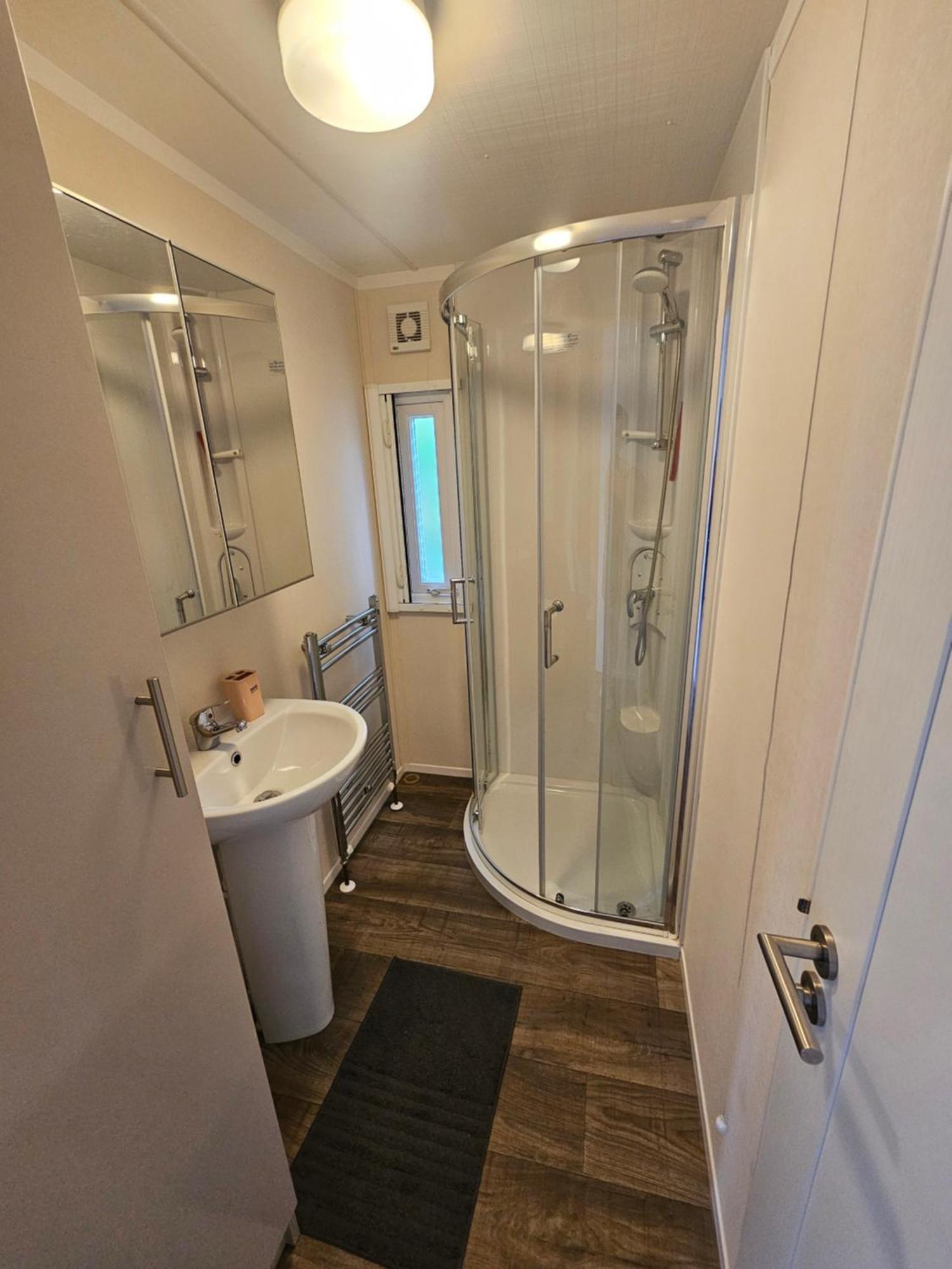 Luxe 4 Persoons Chalet Op 5 Sterren Camping Raalte Kültér fotó