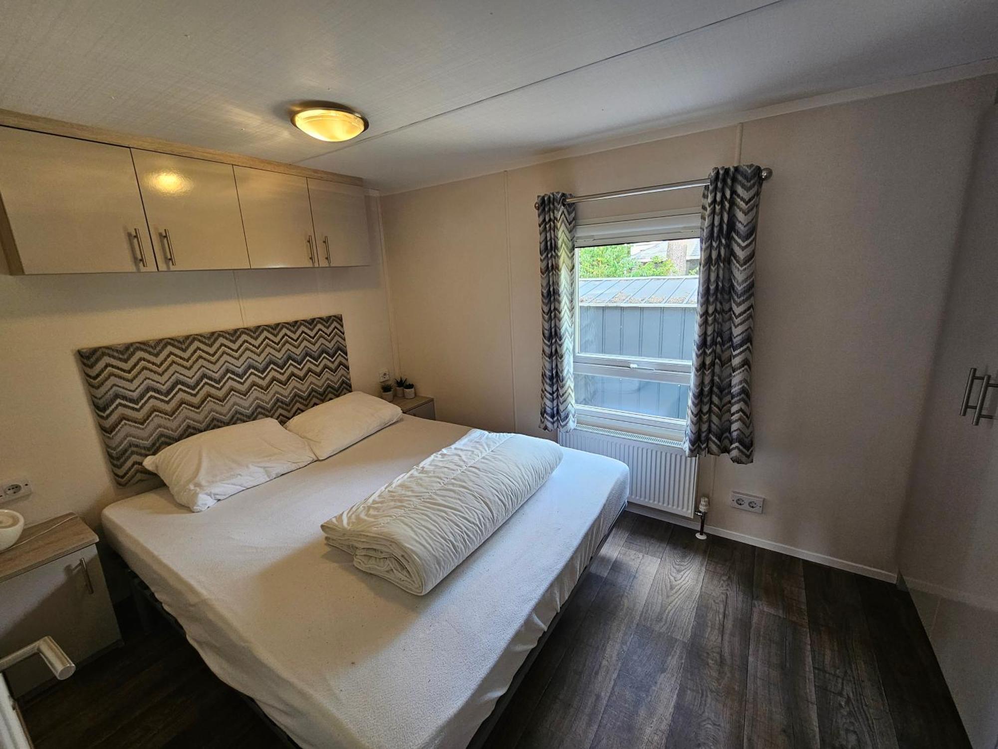 Luxe 4 Persoons Chalet Op 5 Sterren Camping Raalte Kültér fotó
